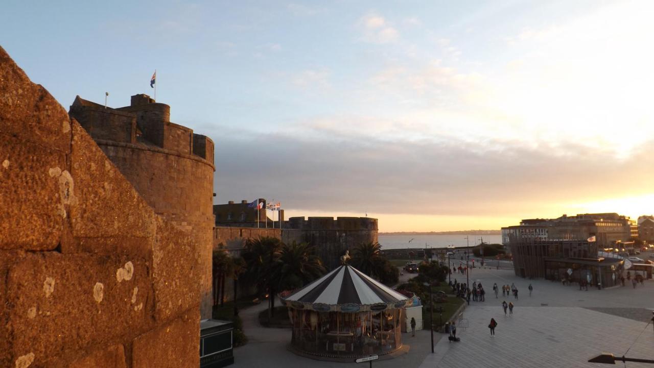 Appartement T2 ,Parking Prive,Terrasse, 10 Mns A Pieds De La Cite Corsaire Et Ses Plages Saint-Malo Exterior foto
