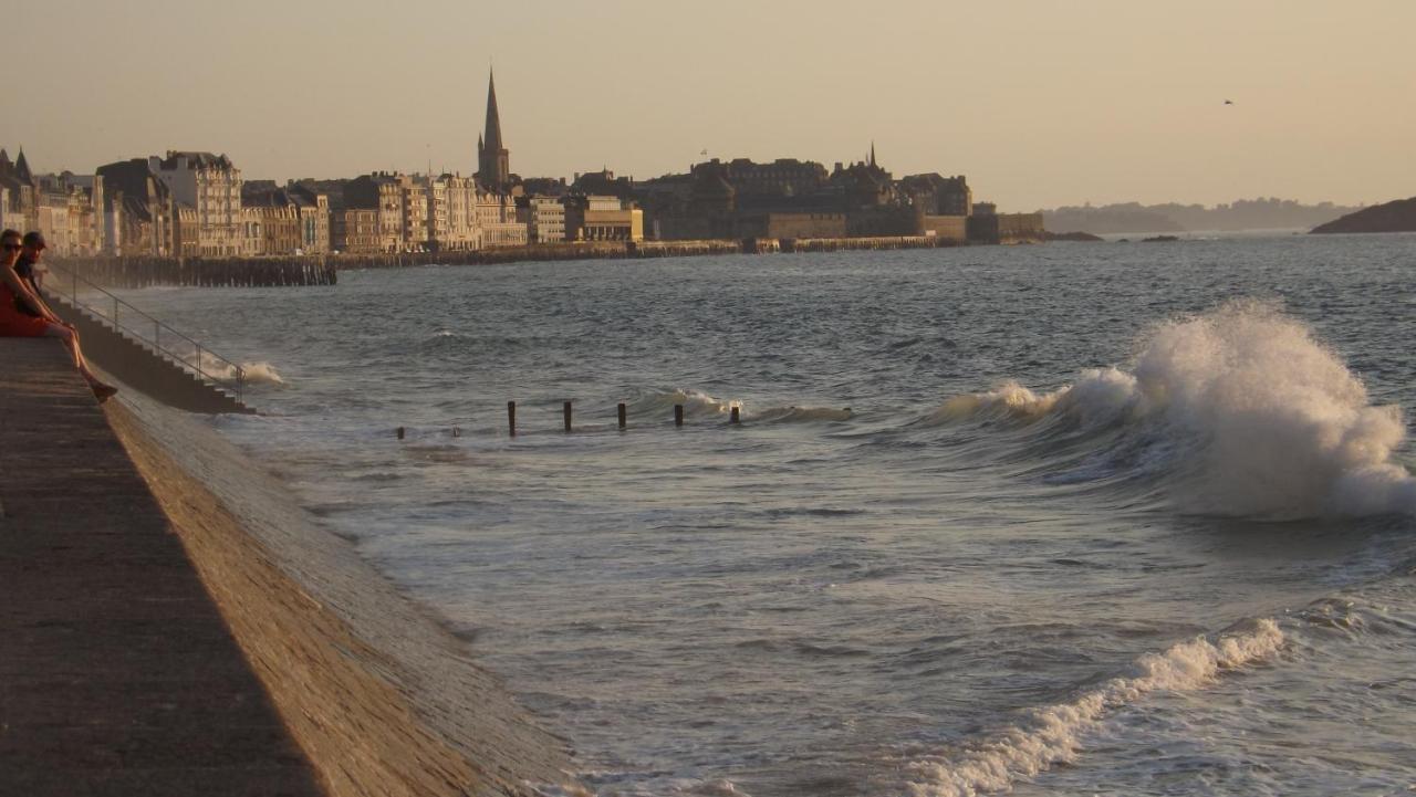 Appartement T2 ,Parking Prive,Terrasse, 10 Mns A Pieds De La Cite Corsaire Et Ses Plages Saint-Malo Exterior foto